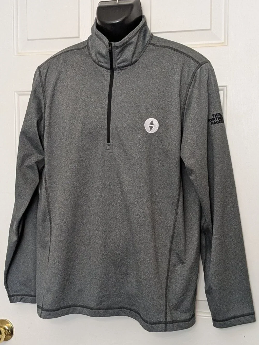 The North Face Long Sleeve 1/4 Zip Pullover Gray Men's Size  Large